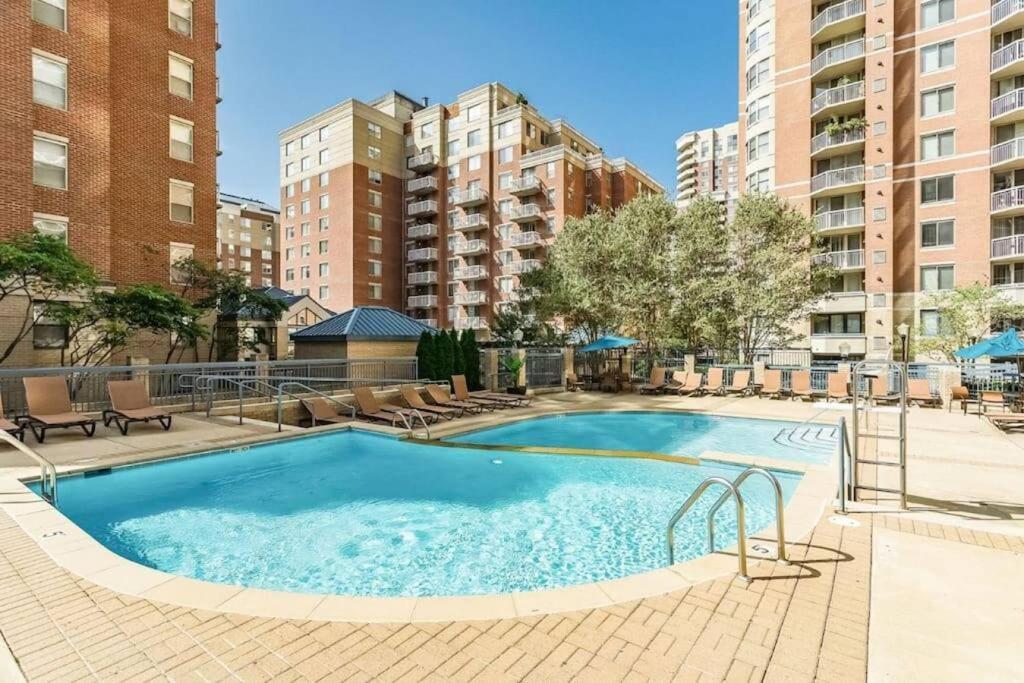 Fantastic 1 Bedroom Condo At Ballston With Gym Арлингтон Экстерьер фото
