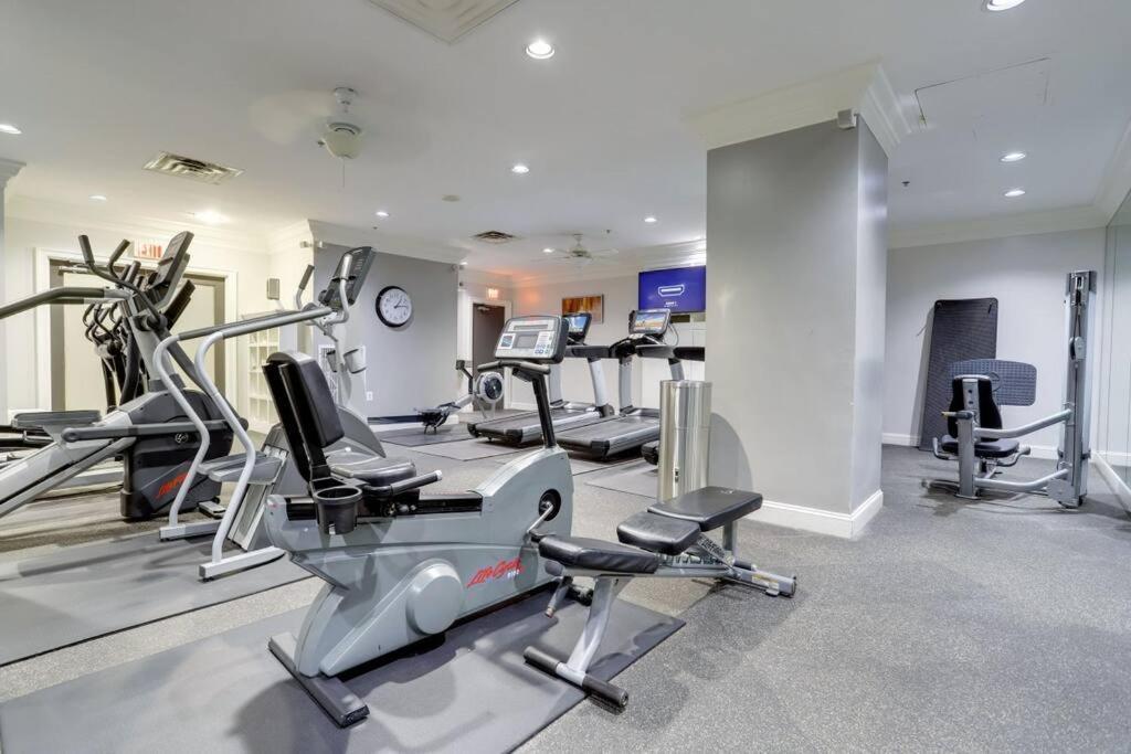 Fantastic 1 Bedroom Condo At Ballston With Gym Арлингтон Экстерьер фото