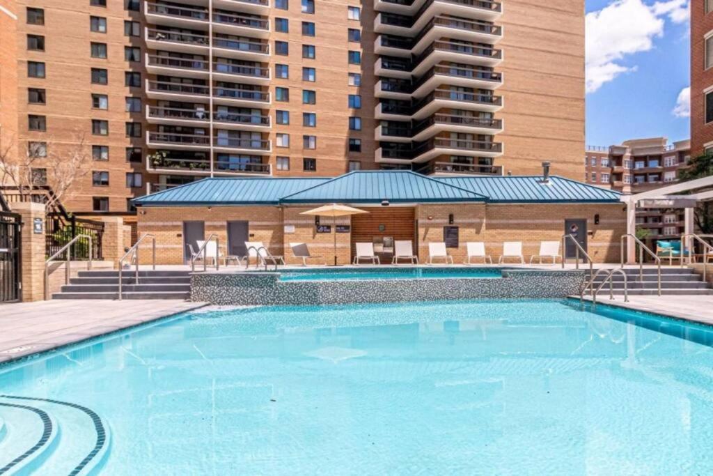 Fantastic 1 Bedroom Condo At Ballston With Gym Арлингтон Экстерьер фото