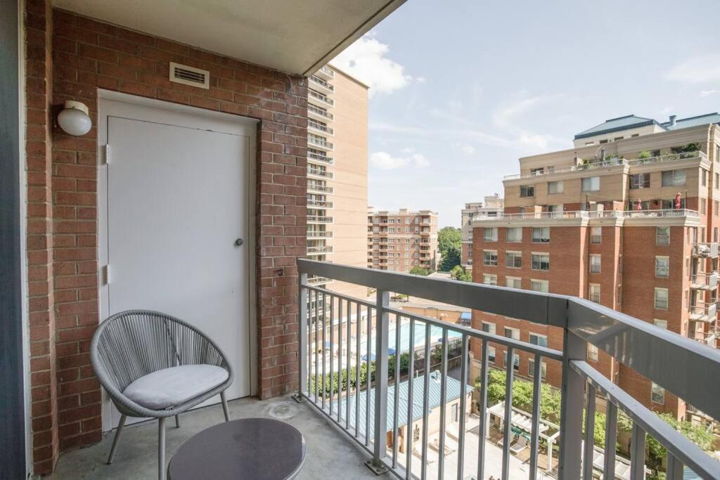 Fantastic 1 Bedroom Condo At Ballston With Gym Арлингтон Экстерьер фото