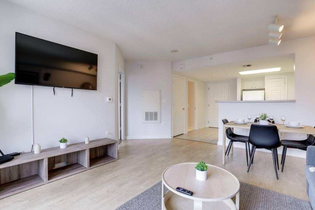 Fantastic 1 Bedroom Condo At Ballston With Gym Арлингтон Экстерьер фото
