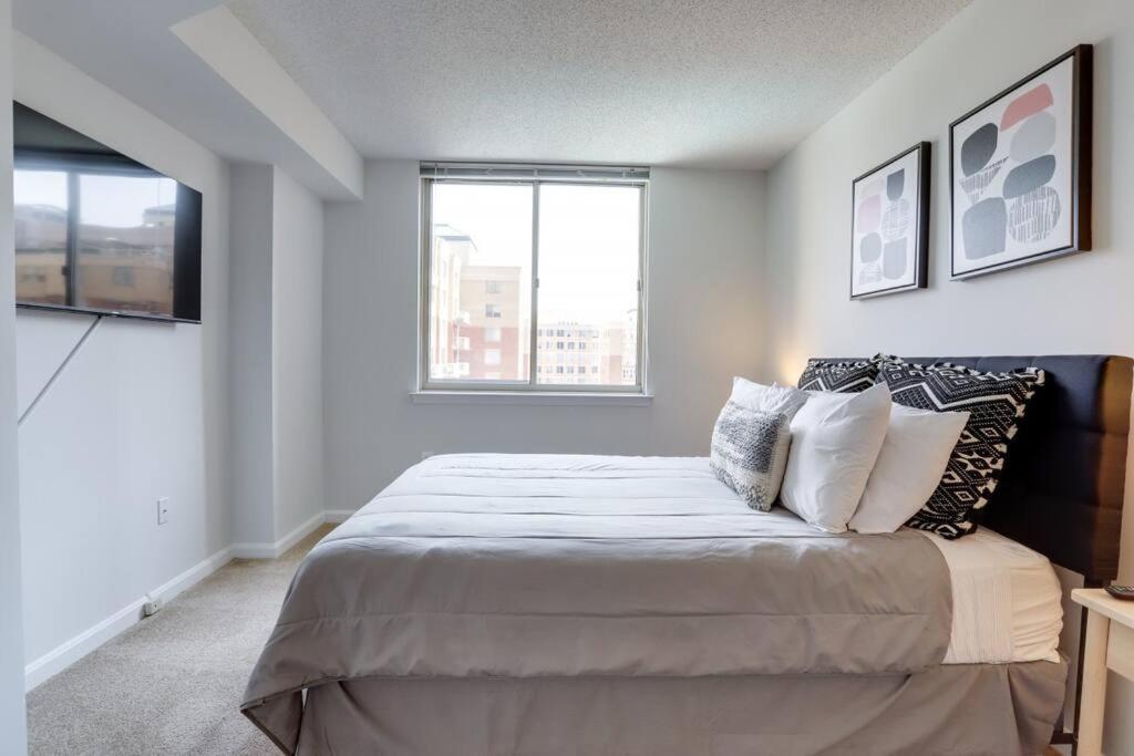 Fantastic 1 Bedroom Condo At Ballston With Gym Арлингтон Экстерьер фото