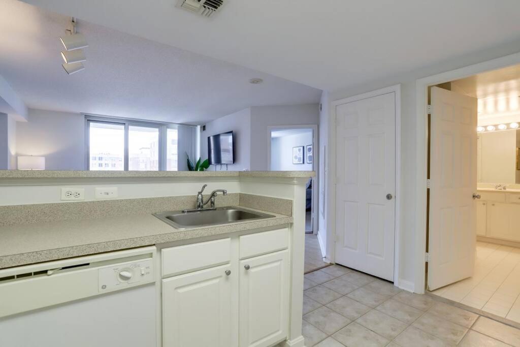 Fantastic 1 Bedroom Condo At Ballston With Gym Арлингтон Экстерьер фото
