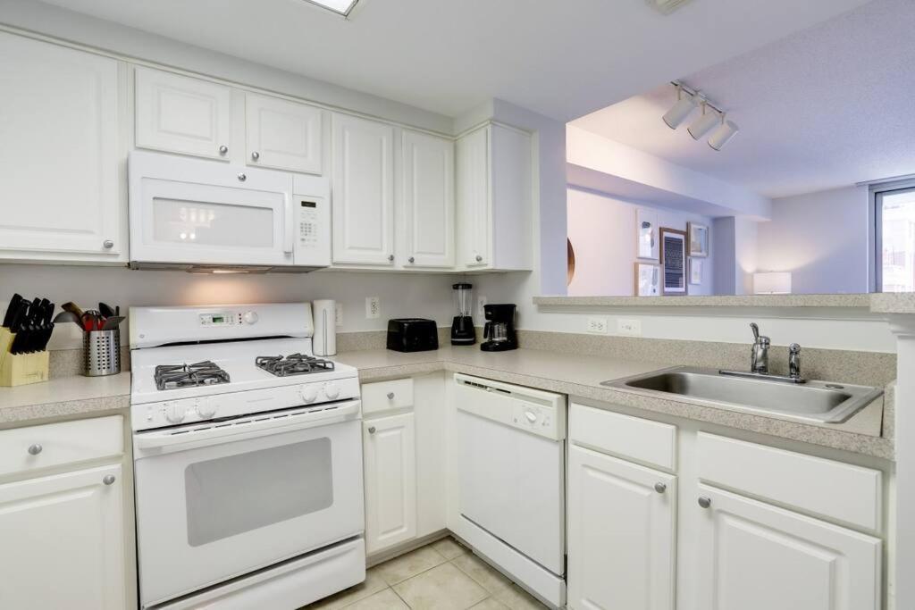 Fantastic 1 Bedroom Condo At Ballston With Gym Арлингтон Экстерьер фото